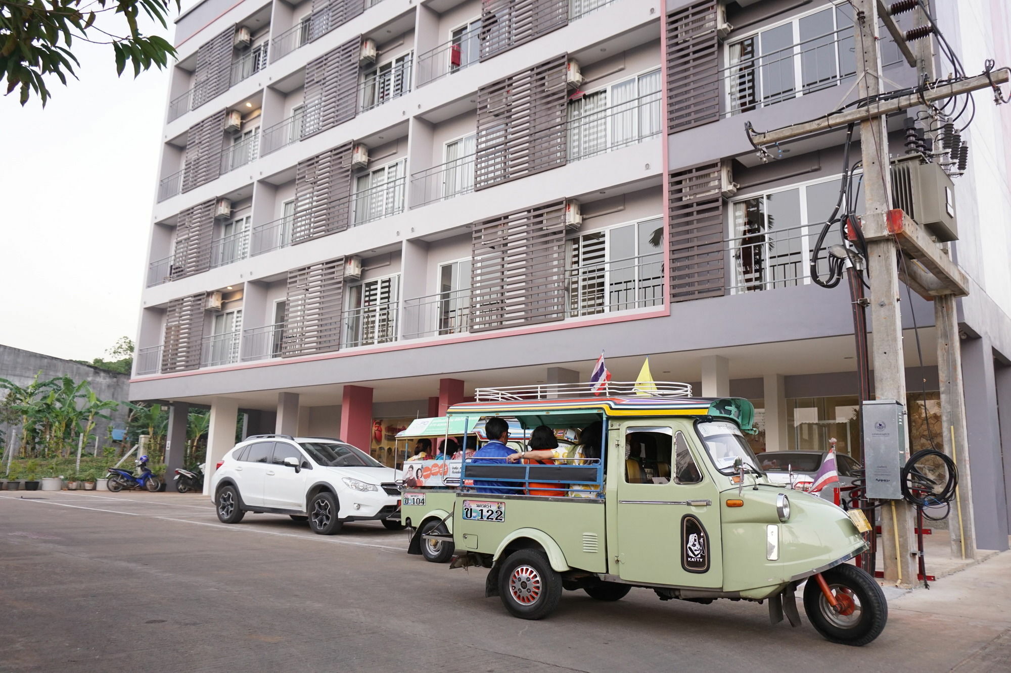 Chompu Nakarin Apartment Trang Eksteriør bilde