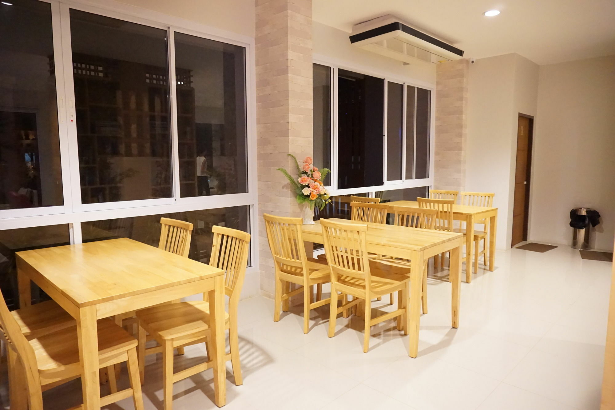 Chompu Nakarin Apartment Trang Eksteriør bilde